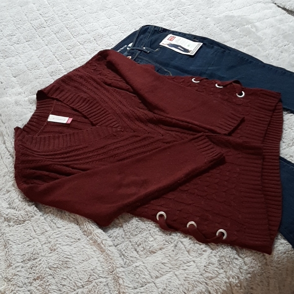 No Boundaries Sweaters - Burgundy sweater with side detailing